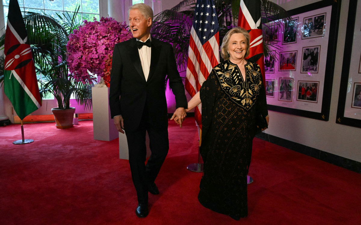 Ex-presidente Bill Clinton e ex-secretária de Estado dos EUA, Hillary Clinton - AFP