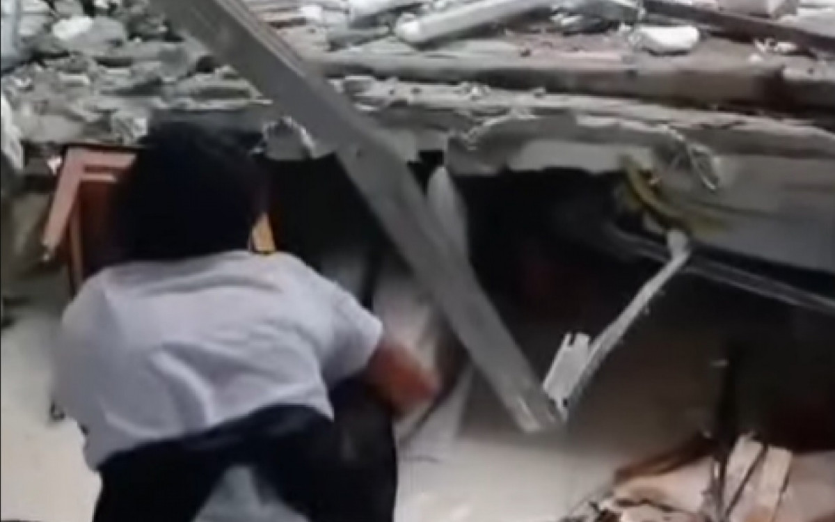 Desabamento aconteceu no Restaurante da Hilda, na Rua João Pessoa, em Cabo Frio, Região dos Lagos