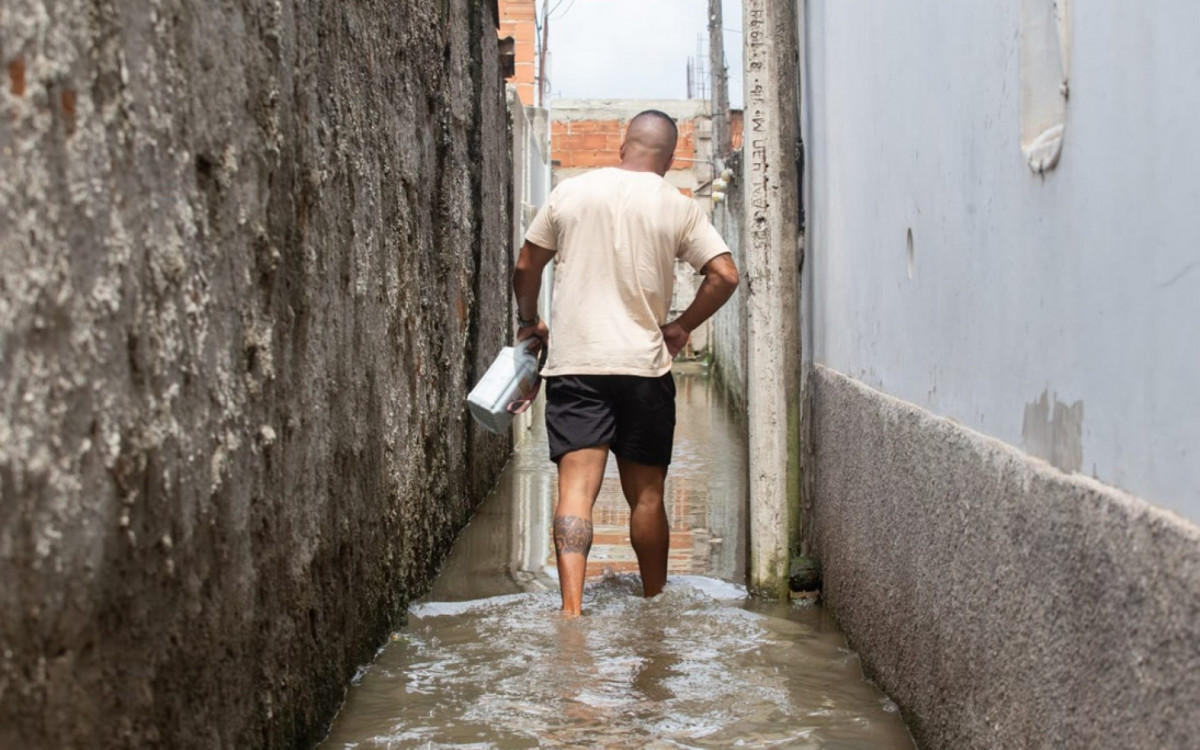 Chuva em Santa Cruz teve acumulado de 94,2 mm e deixou o Lote 2 alagado