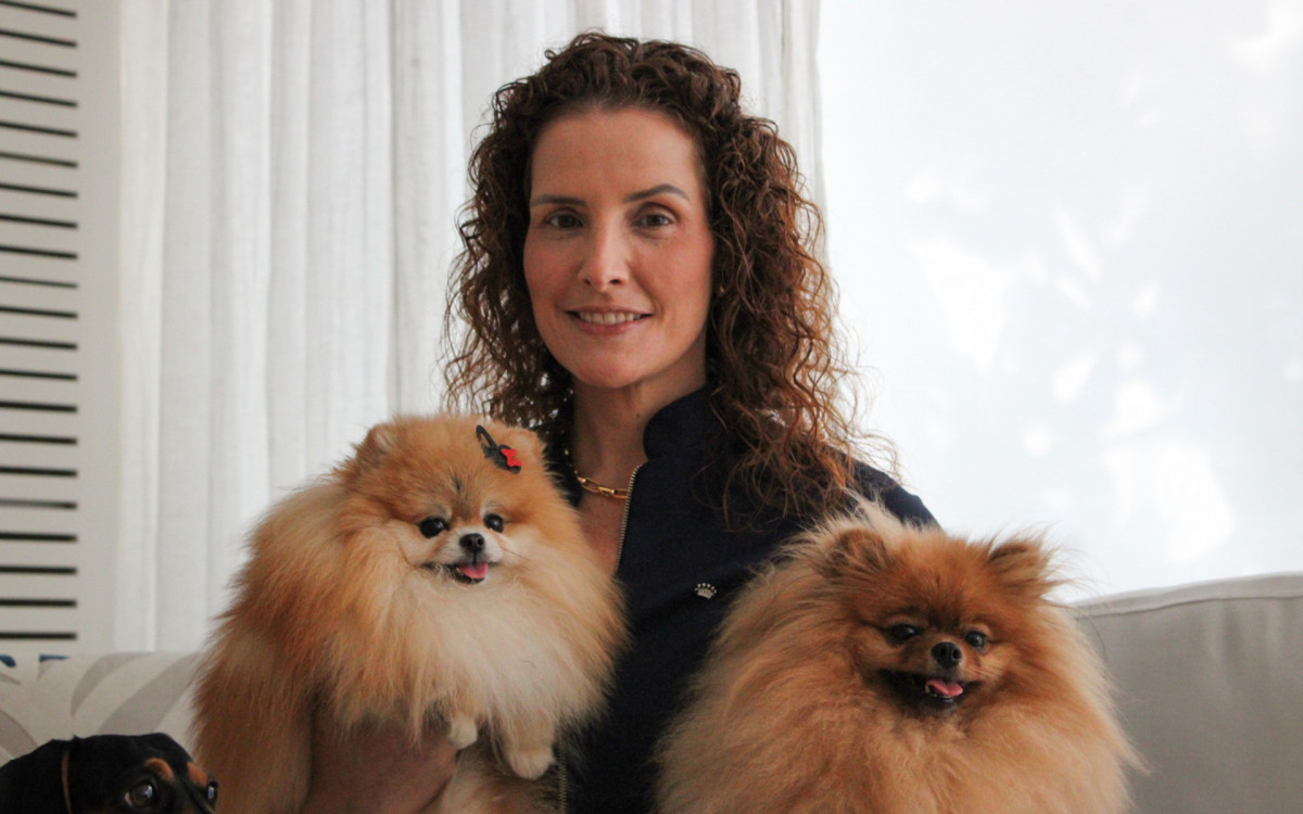 Médica veterinária Carla Perissé, especializada em dermatologia