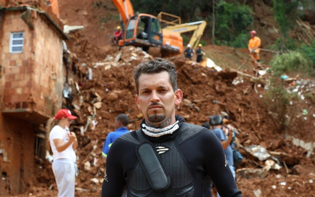 Rodrigo Bazaglia participa como volunt&aacute;rio do trabalho de resgate das v&iacute;timas em Juiz de Fora - Rovena Rosa/Ag&ecirc;ncia Brasil