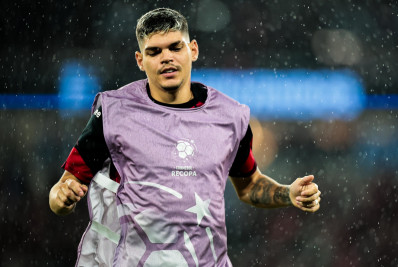 Flamengo define alvo para lateral esquerda