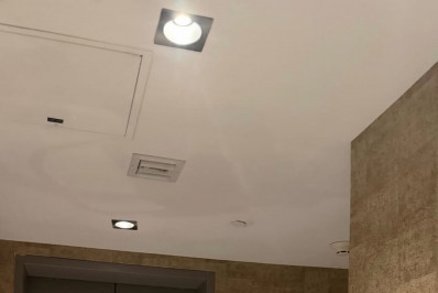 Ludmilla encanta ao aparecer com a filha Zuri no colo