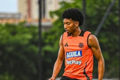 Botafogo negocia a contratação de lateral da seleção colombiana