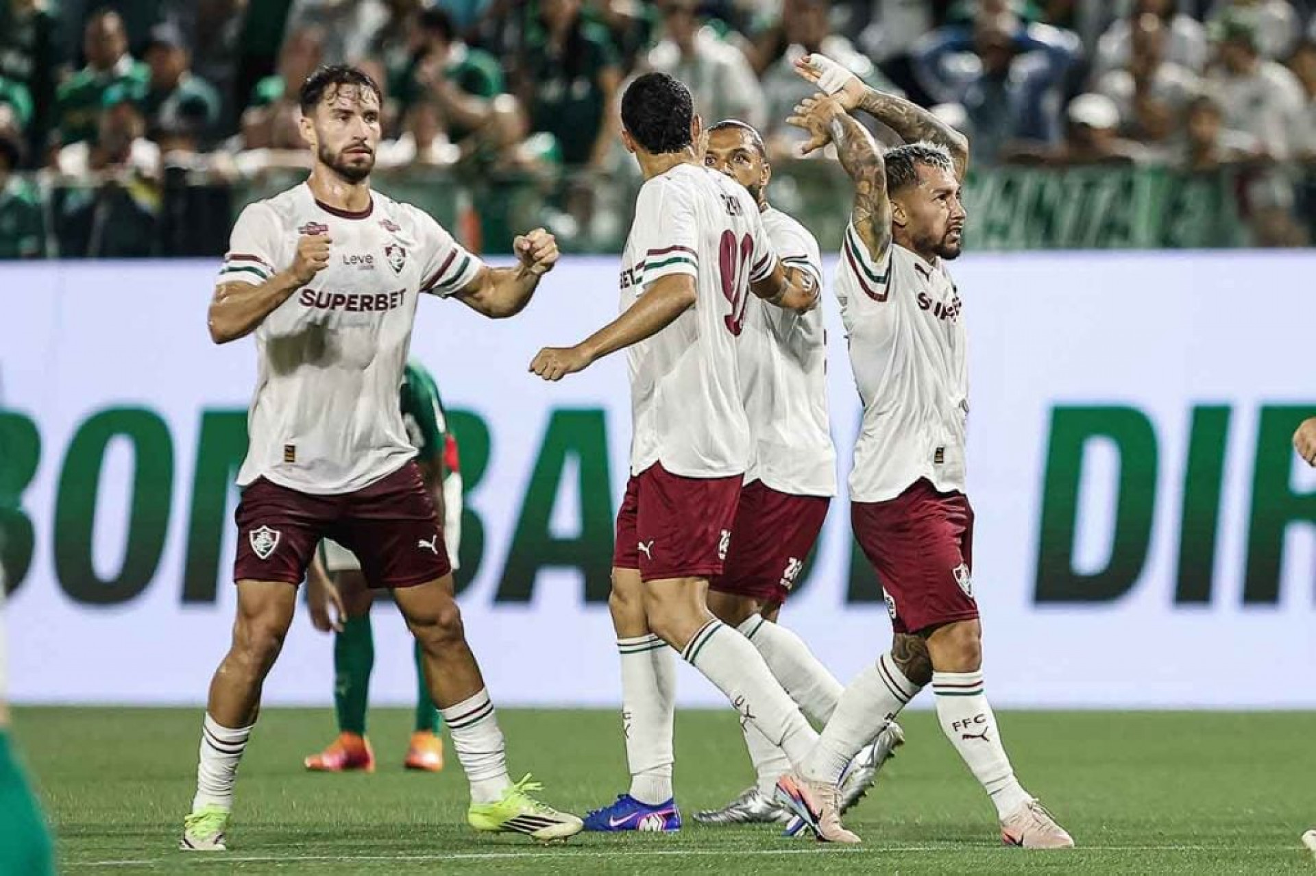 Acosta iguala gols de 2025 e vive grande fase no Fluminense