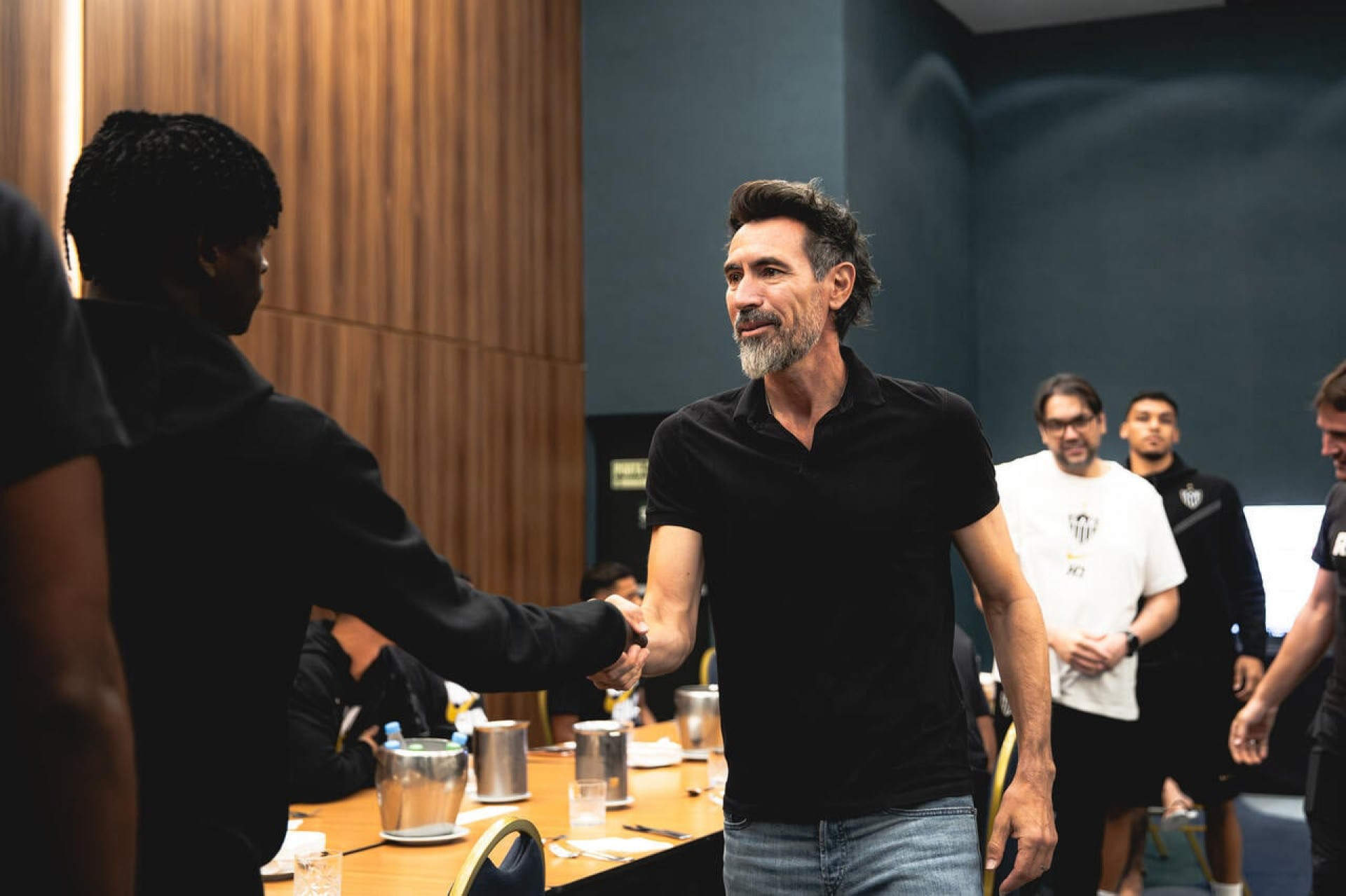 Dom&iacute;nguez &eacute; apresentado no Atl&eacute;tico e projeta: “Quero encontrar o equil&iacute;brio”