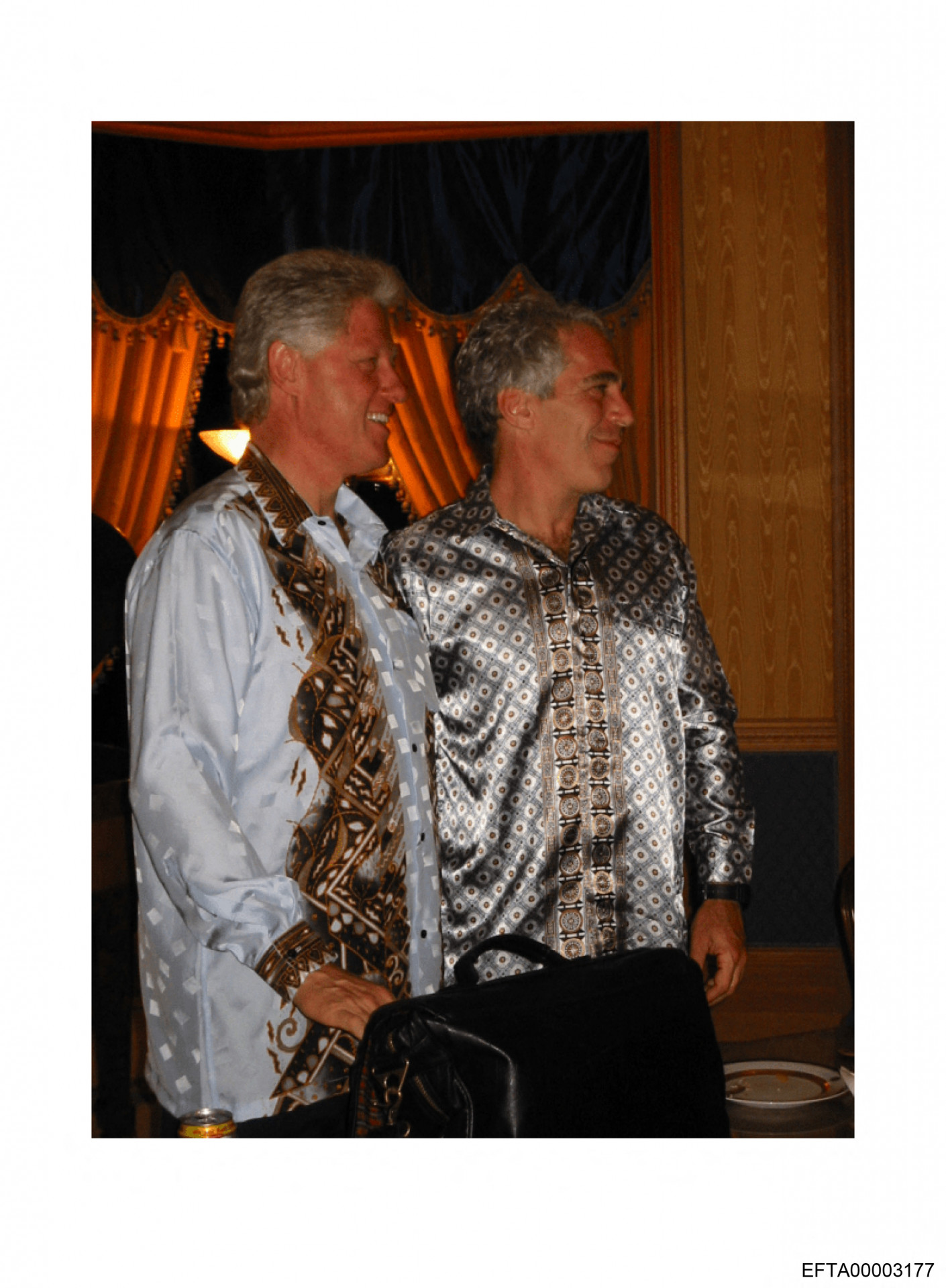 Epstein e o ex-presidente dos EUA, Bill Clinton - AFP
