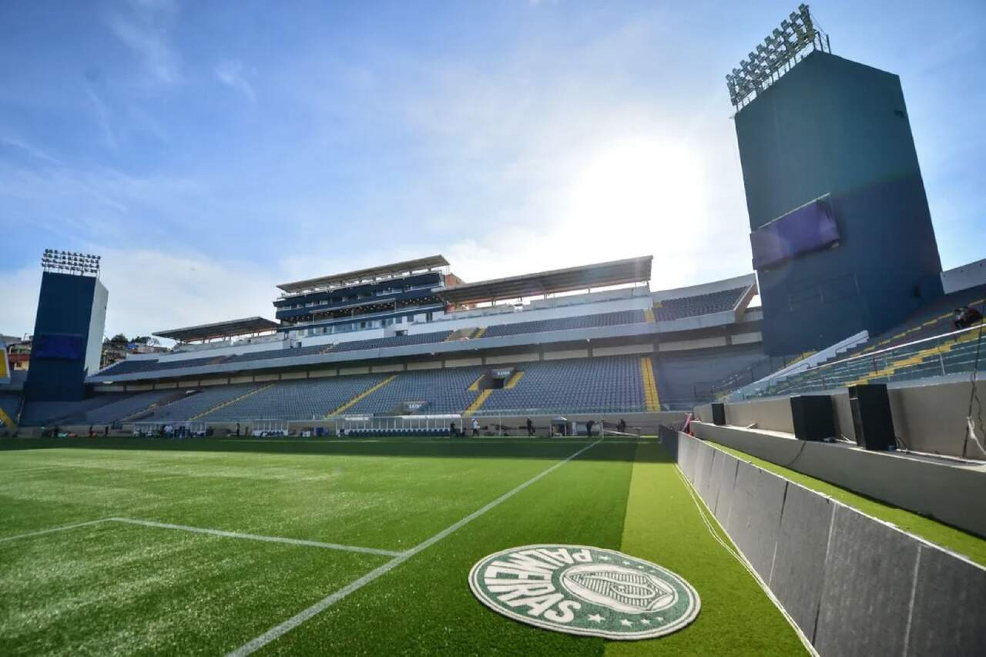 Daiane Muniz apita Palmeiras x S&atilde;o Paulo pela semifinal do Paulist&atilde;o