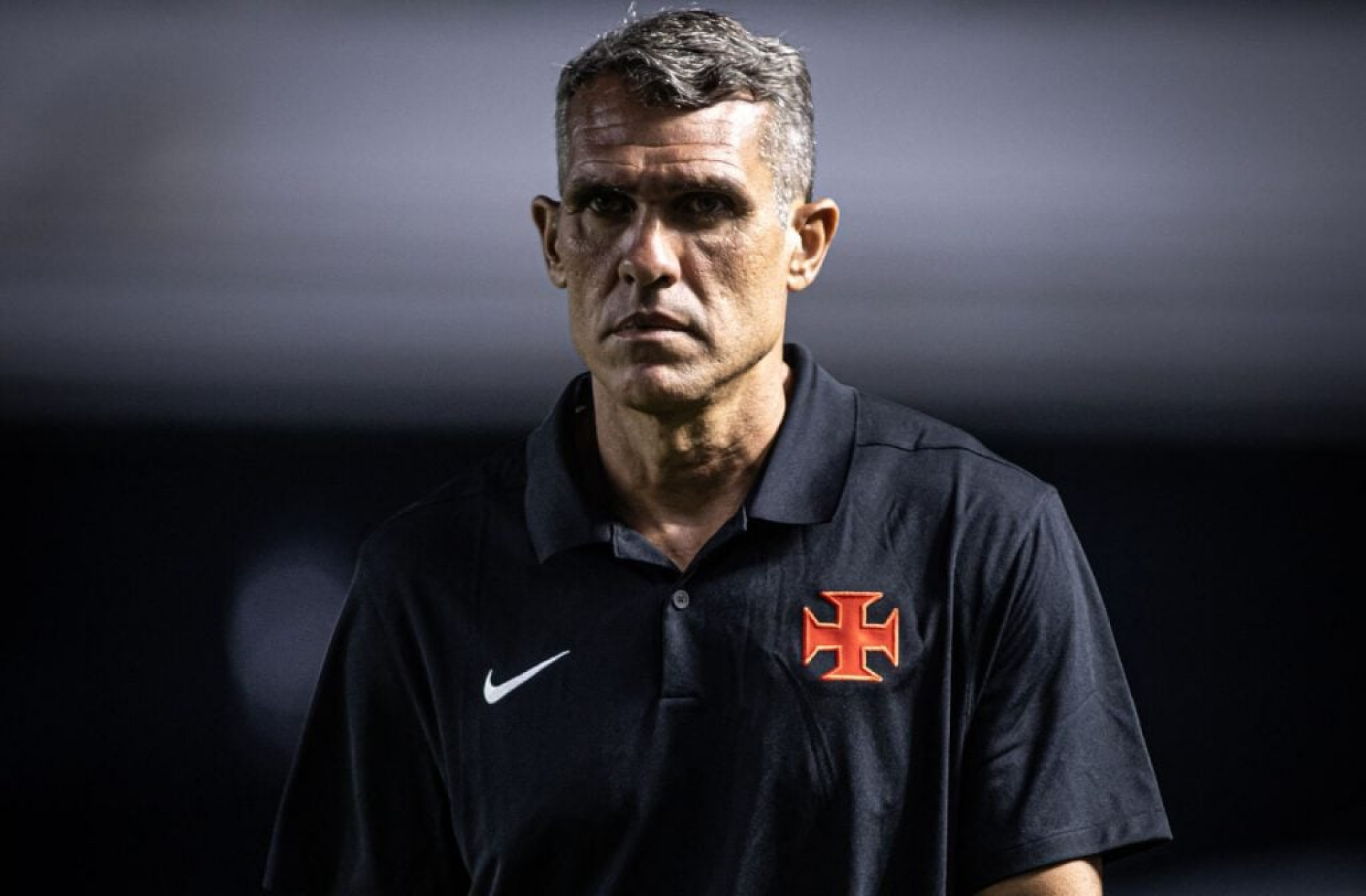 Vasco assume lanterna do Brasileir&atilde;o e se afunda em crise