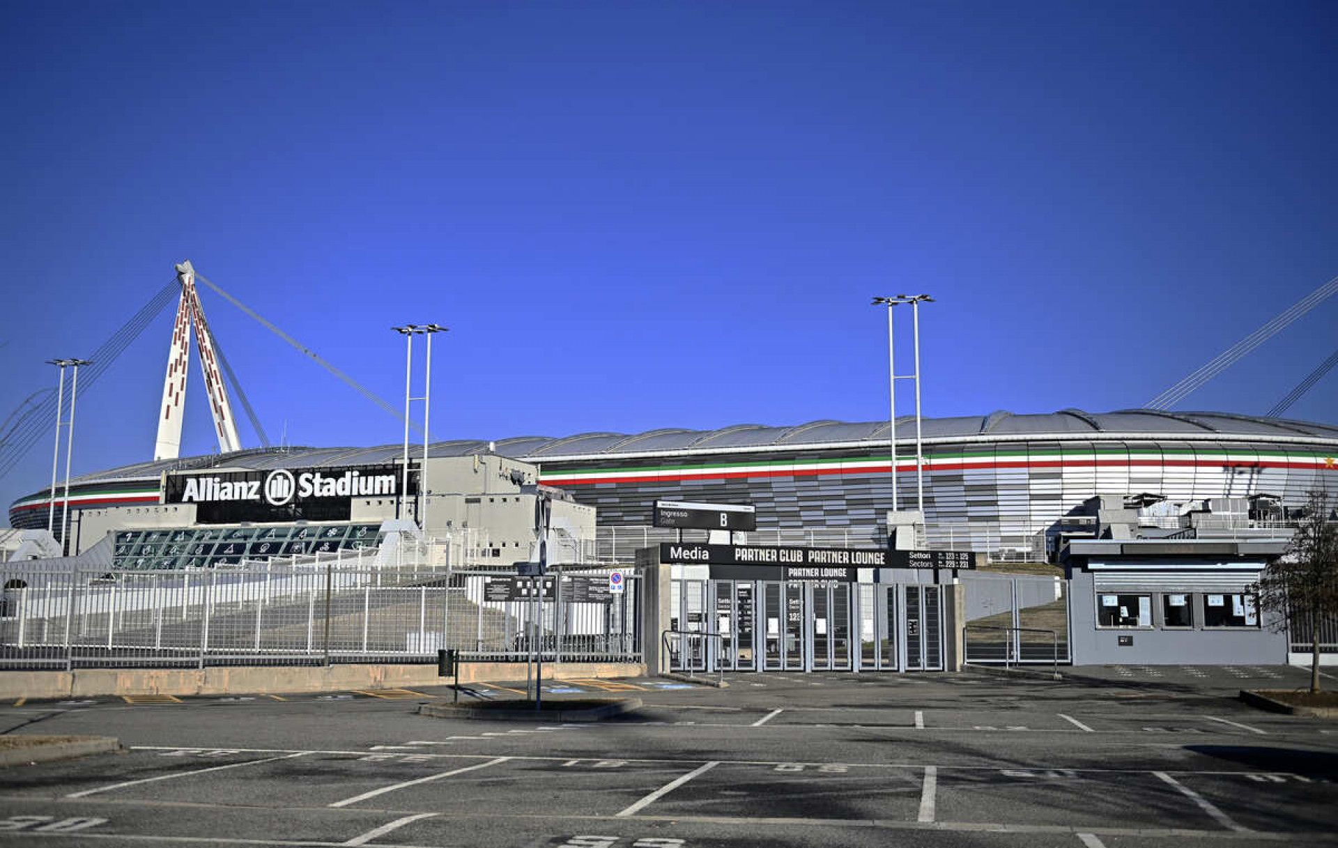 Serie A acumula preju&iacute;zos bilion&aacute;rios e amplia crise financeira