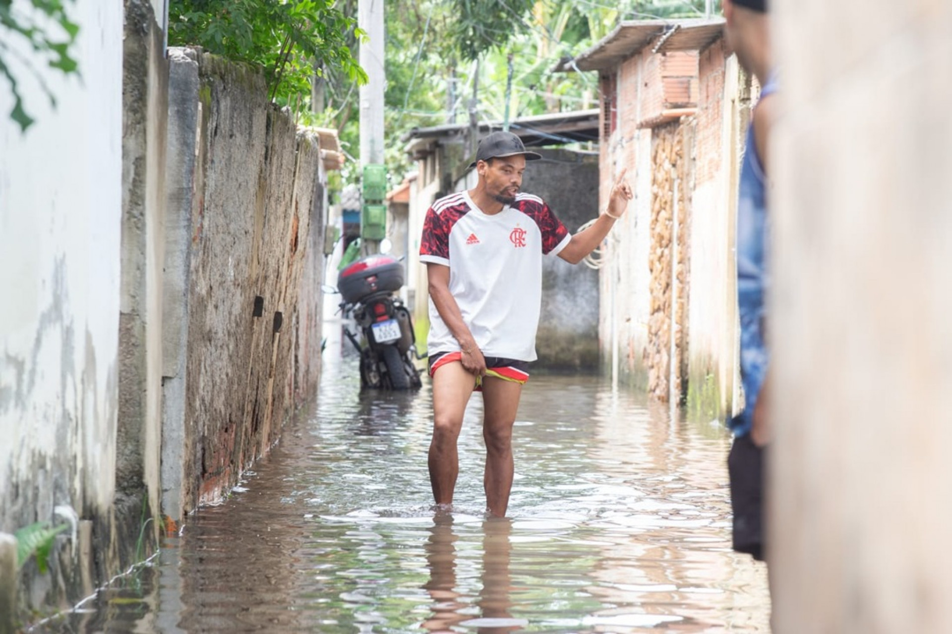 Moradores do Lote 2, em Santa Cruz, tiveram prejuízos com mais um episódio de enchente - Érica Martin/Agência O Dia