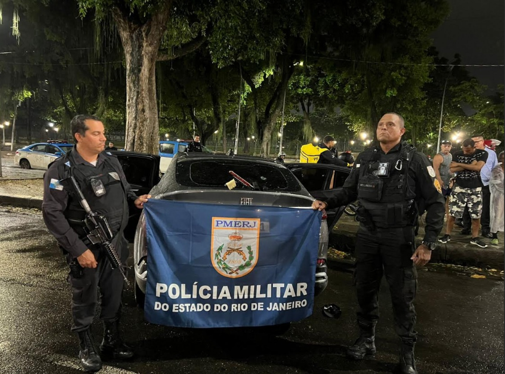  Veículo utilizado pela dupla para praticar roubos foi apreendido - Divulgação / PMERJ