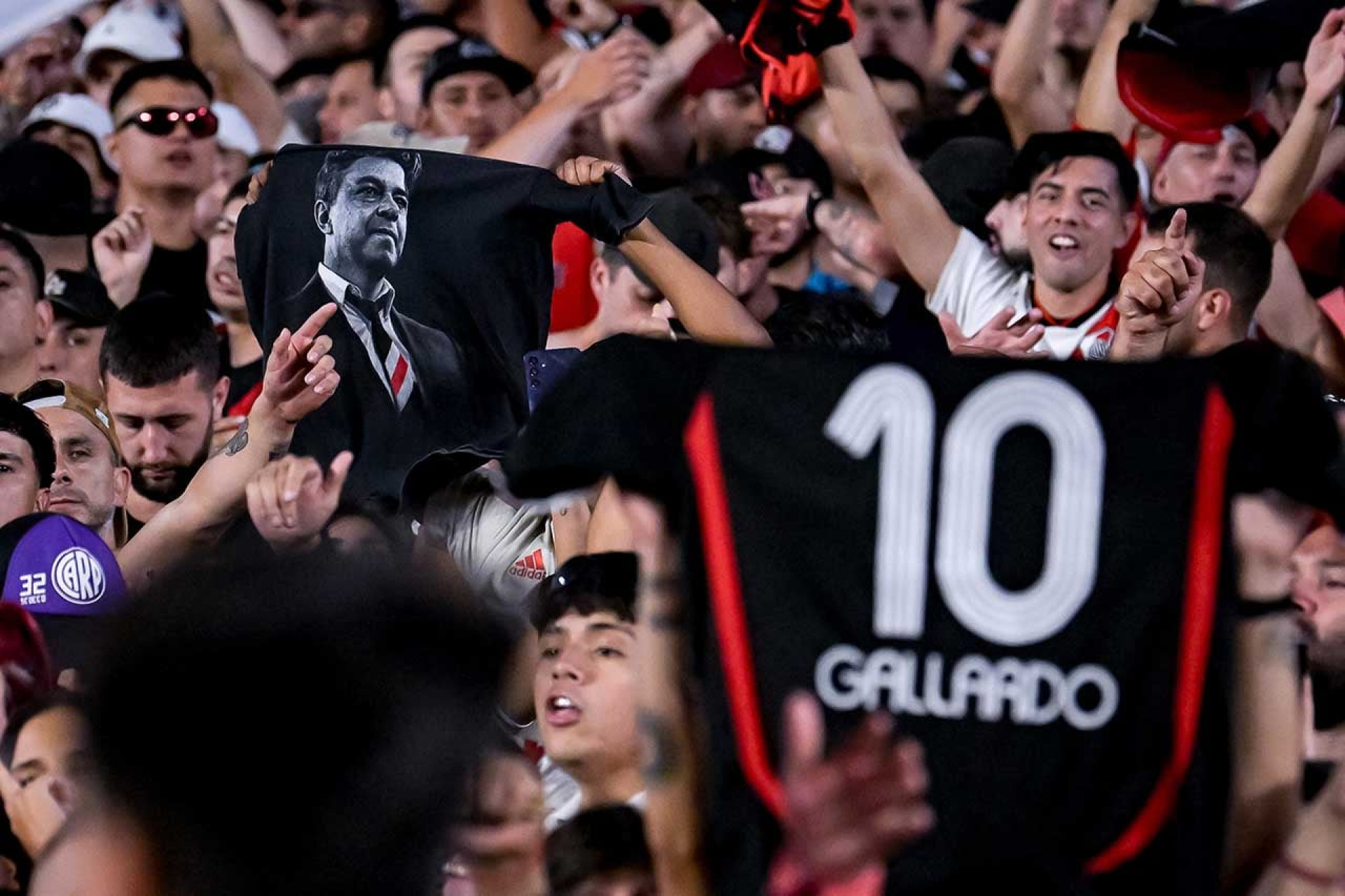 Gallardo se despede do River Plate com vit&oacute;ria e ovacionado pela torcida