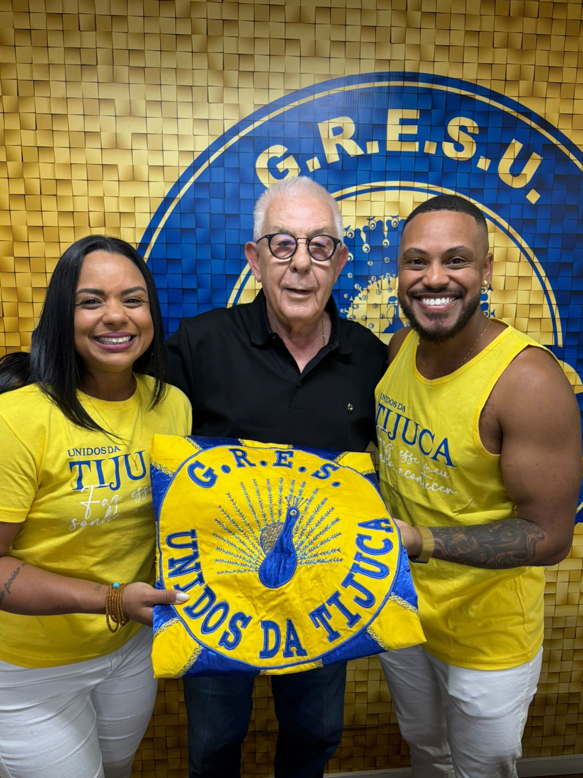 Marcinho Siqueira e Cristiane Caldas é o novo primeiro casal de mestre-sala e porta-bandeira da Unidos da Tijuca
- Divulgação