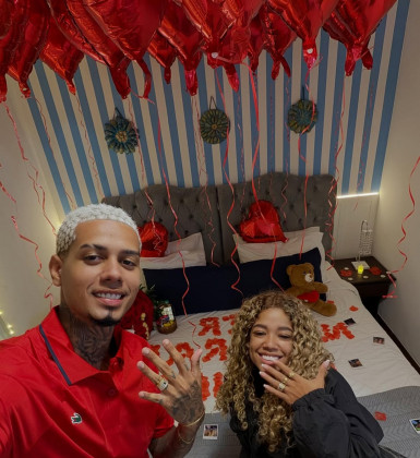 Vivi Noronha, ex de Poze do Rodo, é pedida em namoro por Da Fúria