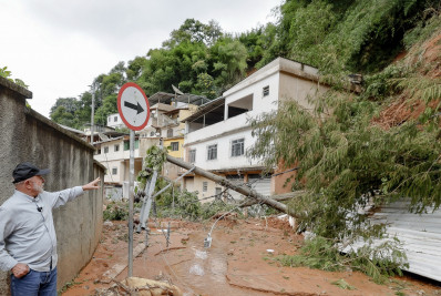 Lula assina MPs de apoio às vítimas das enchentes em Minas Gerais