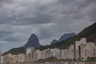 Passagem de frente fria trará queda na temperatura e chuva ao Rio