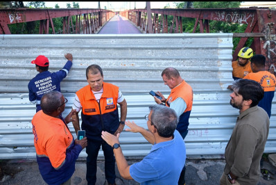 Paraíba chega a 9,28 metros em Campos e ponte no centro da cidade é interditada