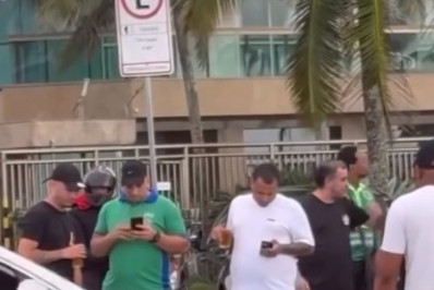 Polícia investiga homem baleado na Barra da Tijuca por porte ilegal de arma de fogo