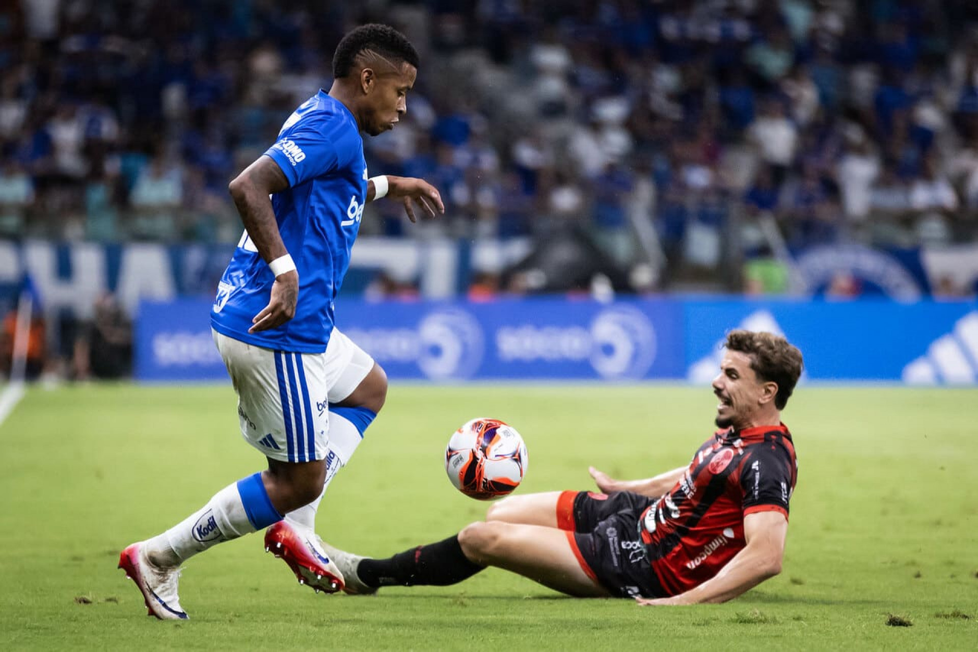 Cruzeiro faz gol no &uacute;ltimo lance, vence o Pouso Alegre e vai &agrave; final do Mineiro