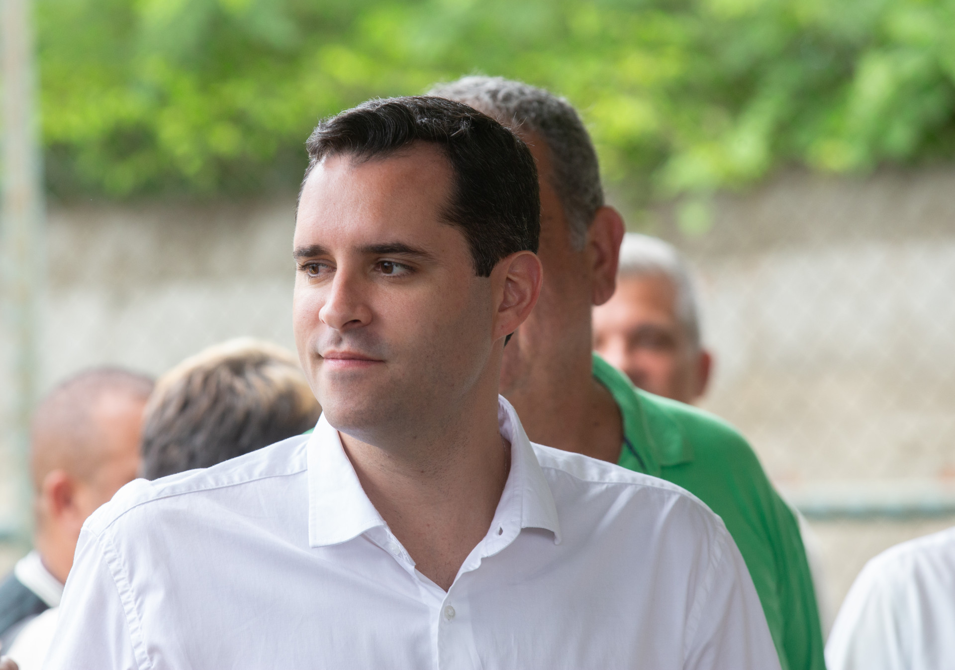 Vice-prefeito Eduardo Cavaliere d&aacute; pontap&eacute; inicial &agrave;s obras de drenagem nos condom&iacute;nios Villagio Campinho - &Eacute;rica Martin/Ag&ecirc;ncia O Dia