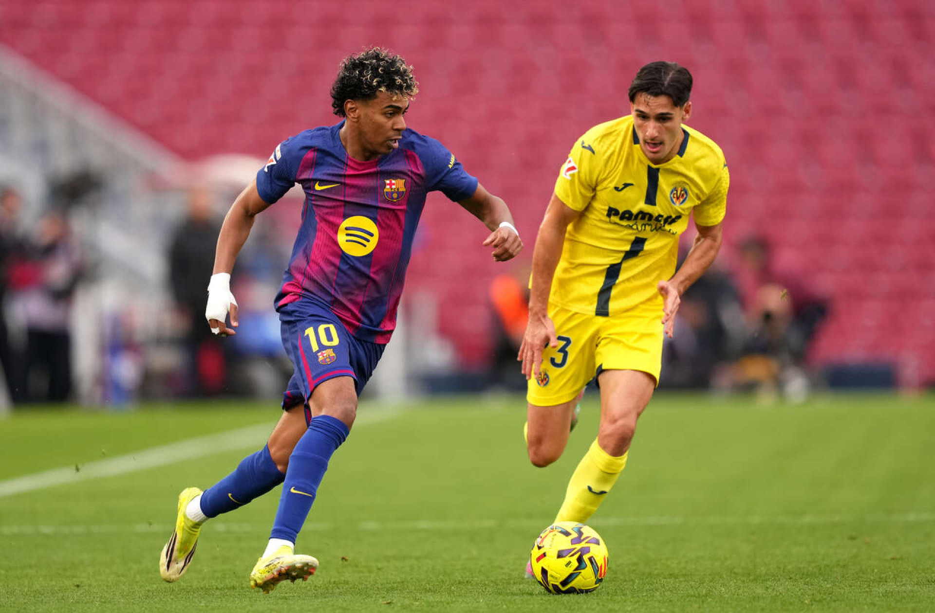 Yamal faz hat-trick, Barcelona bate o Villarreal e segue l&iacute;der do Espanhol