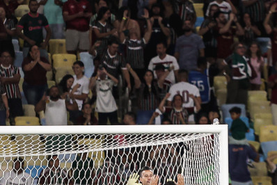 Ganso exalta Fábio depois de classificação do Fluminense: 'É um fenômeno'