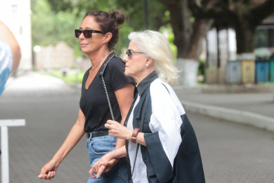 Fotos: família e amigos se despedem de Dennis Carvalho no Rio