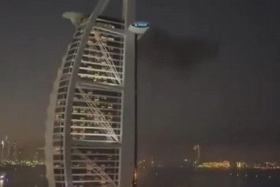 Emirados Árabes Unidos anunciam fechamento de embaixada em Teerã e retiram embaixador do Irã