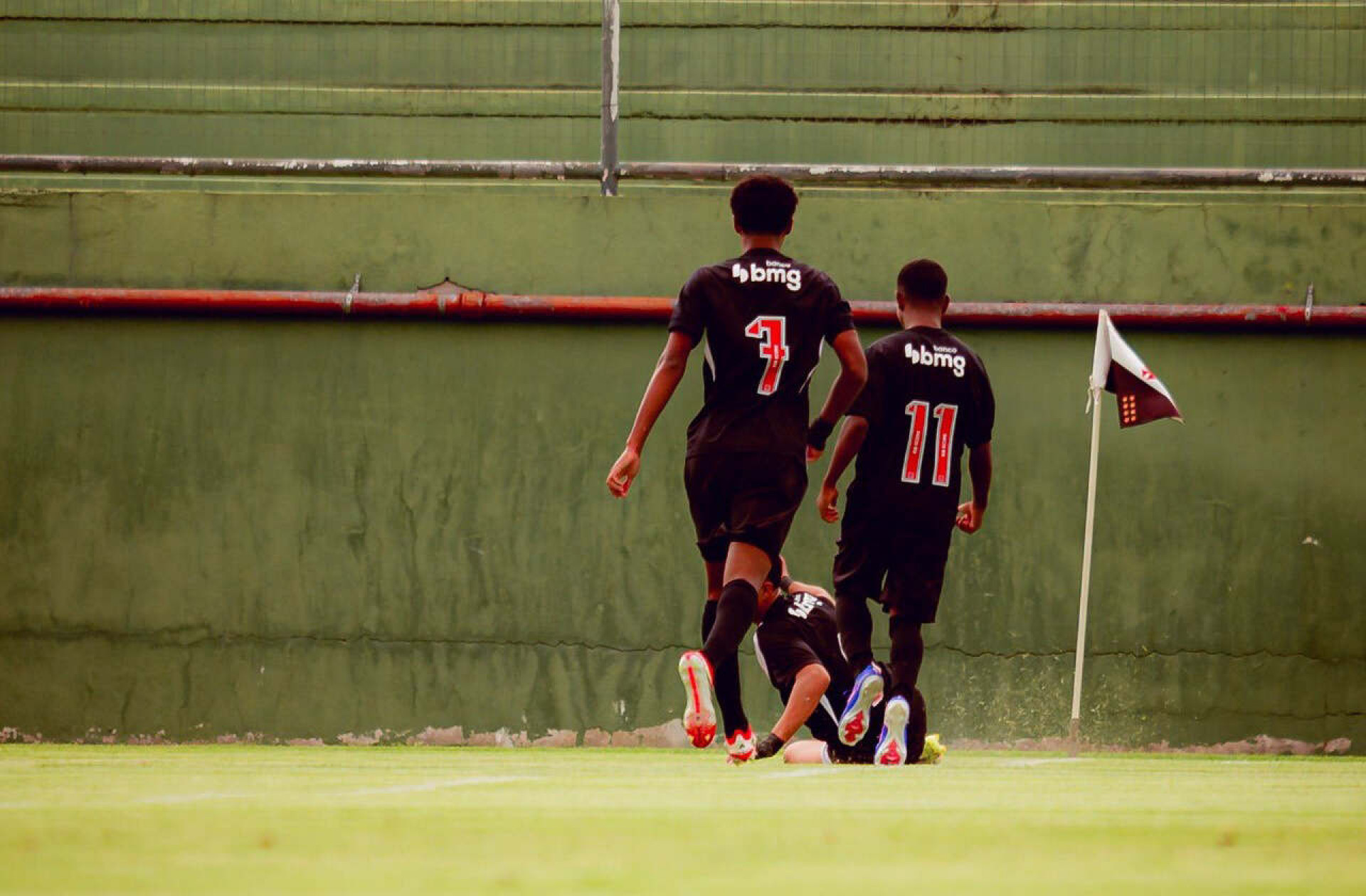 Vasco vence o S&atilde;o Paulo e segue na lideran&ccedil;a do Brasileir&atilde;o Sub-20