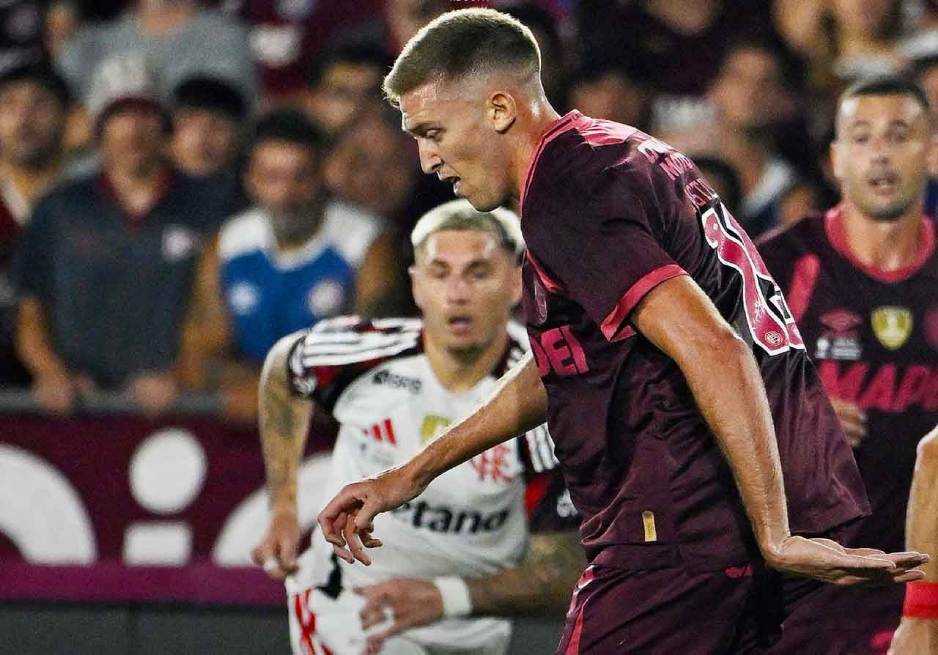 Fluminense tenta contratar Castillo, “carrasco” do Flamengo
