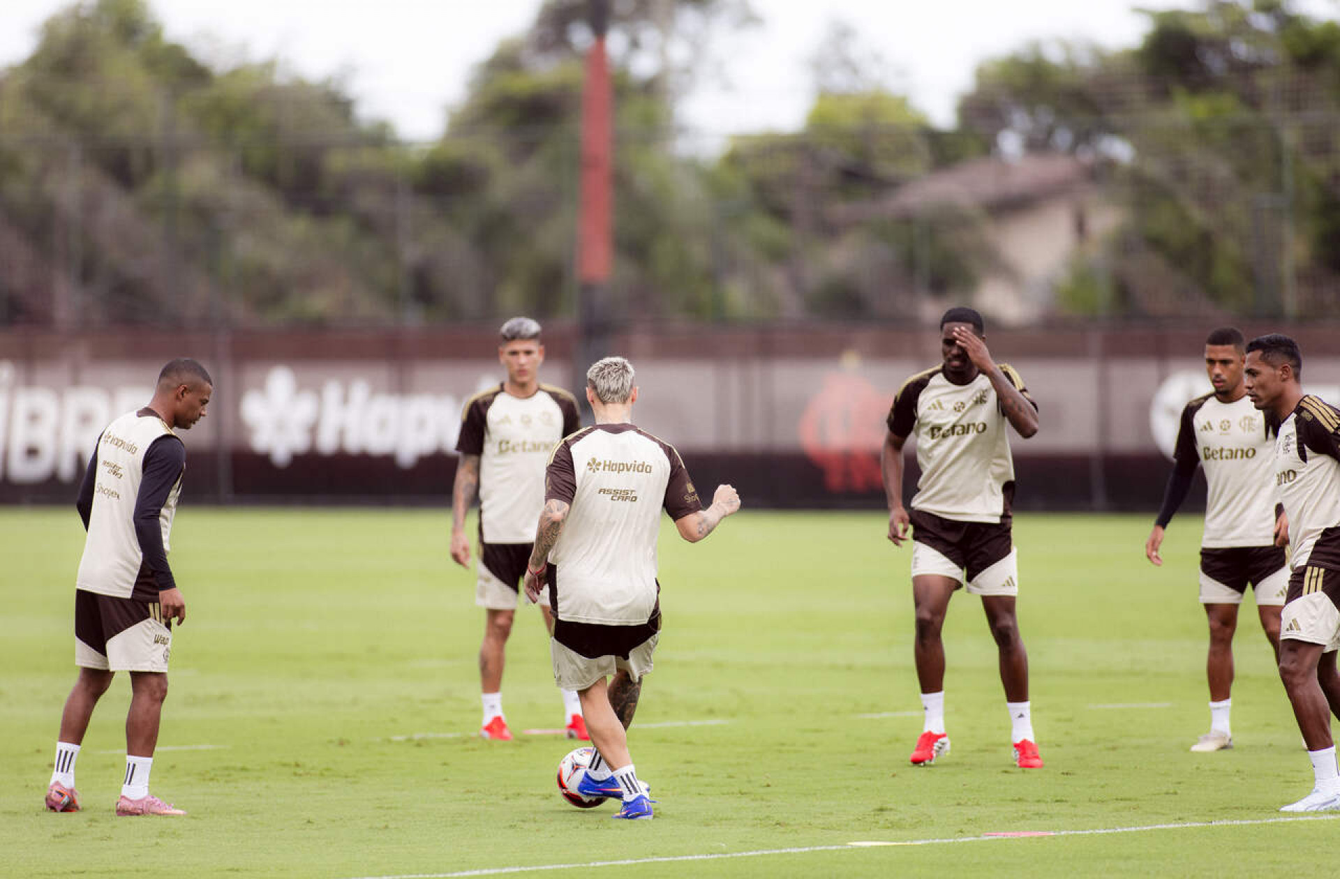 Madureira x Flamengo: onde assistir, escala&ccedil;&otilde;es e arbitragem