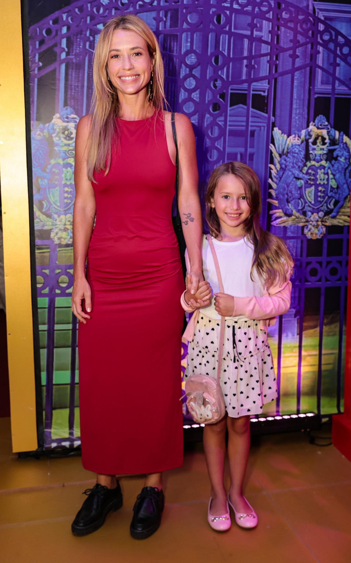 Juliana Didone (À esq.)