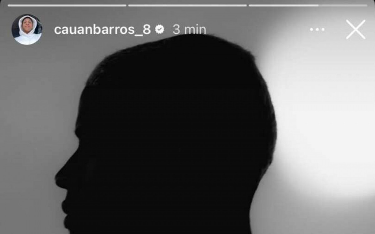 Volante do Vasco faz apelo nas redes sociais e pede fim das amea&ccedil;as a familiares