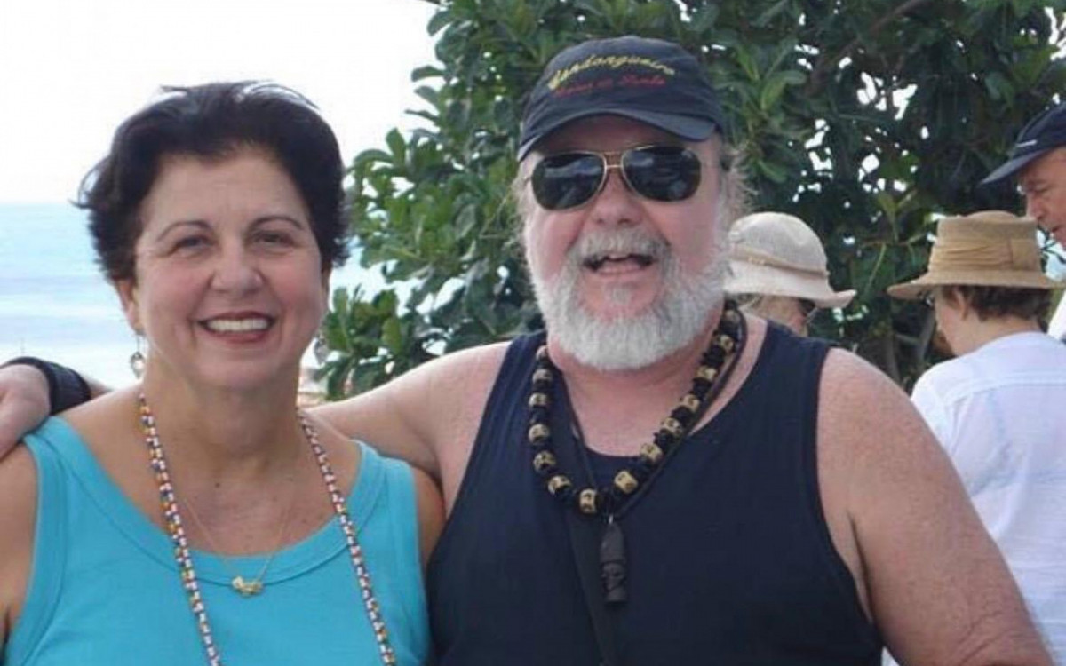 Dona Hilda ao lado do marido, seu Ilton, que faleceu em 2022