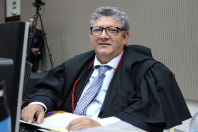 Desembargador que movimentou R$ 14 milhões é afastado e vira alvo da PF por venda de sentenças