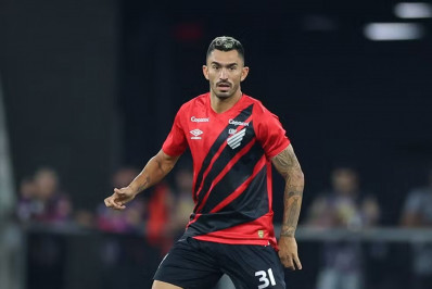 Clube da série B encaminha contratação de volante ex-Vasco