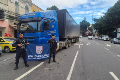 Homem é preso em flagrante por roubo de carga de bebidas na Avenida Brasil 