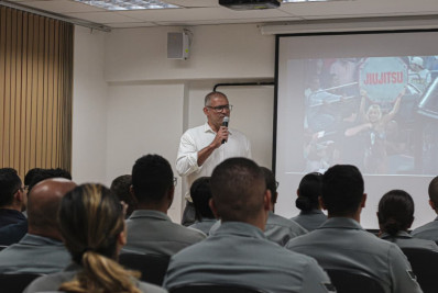 Ex-lutador Rafael Carino exalta palestra realizada na Marinha sobre prevenção à dependência química