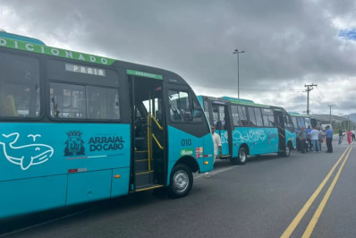 Arraial do Cabo coloca novos ônibus em circulação e inicia nova fase do transporte público com tarifa a R$ 2