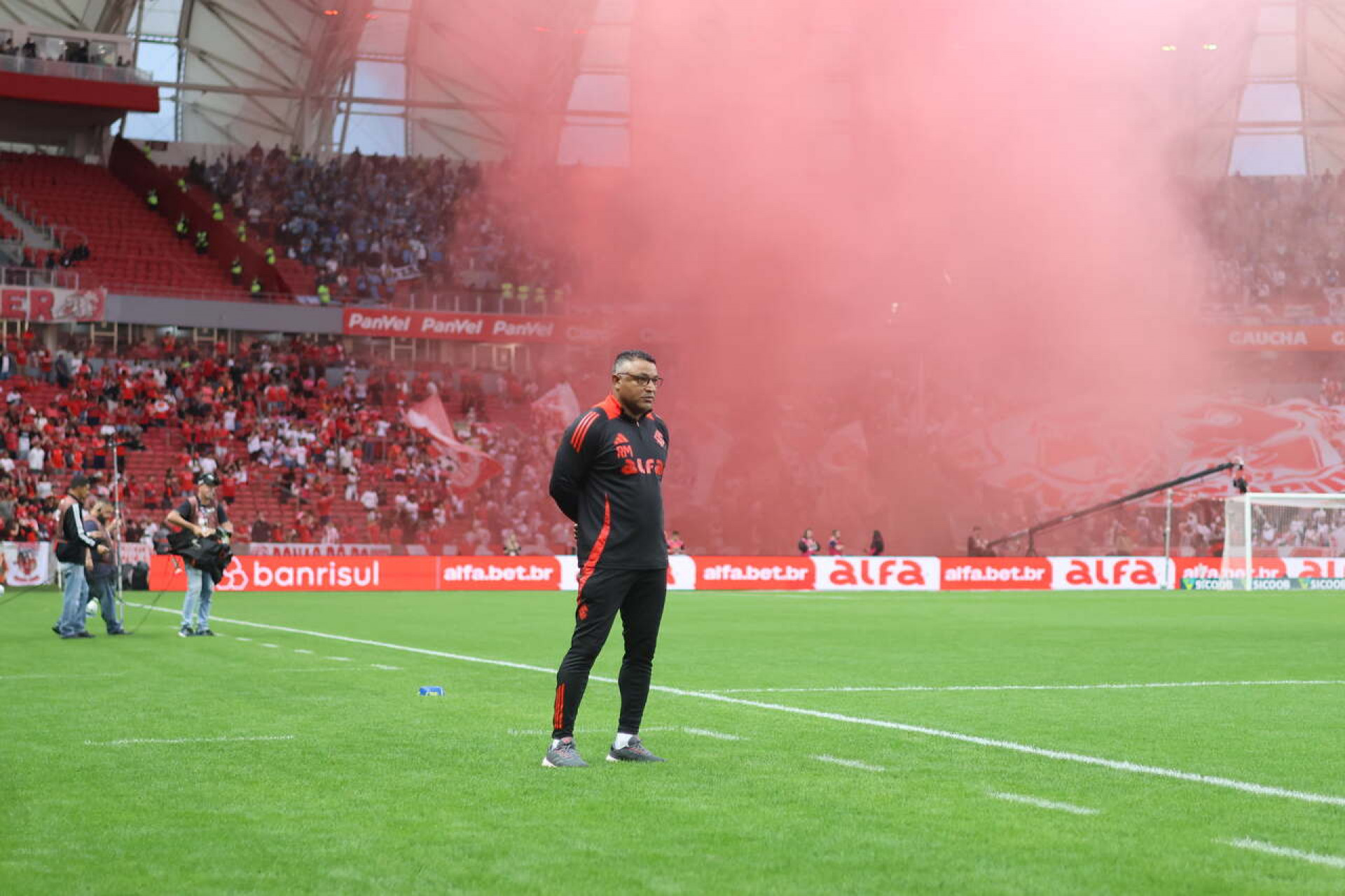 Ap&oacute;s recusa de Renato Ga&uacute;cho, Roger Machado deve ganhar for&ccedil;a no Vasco