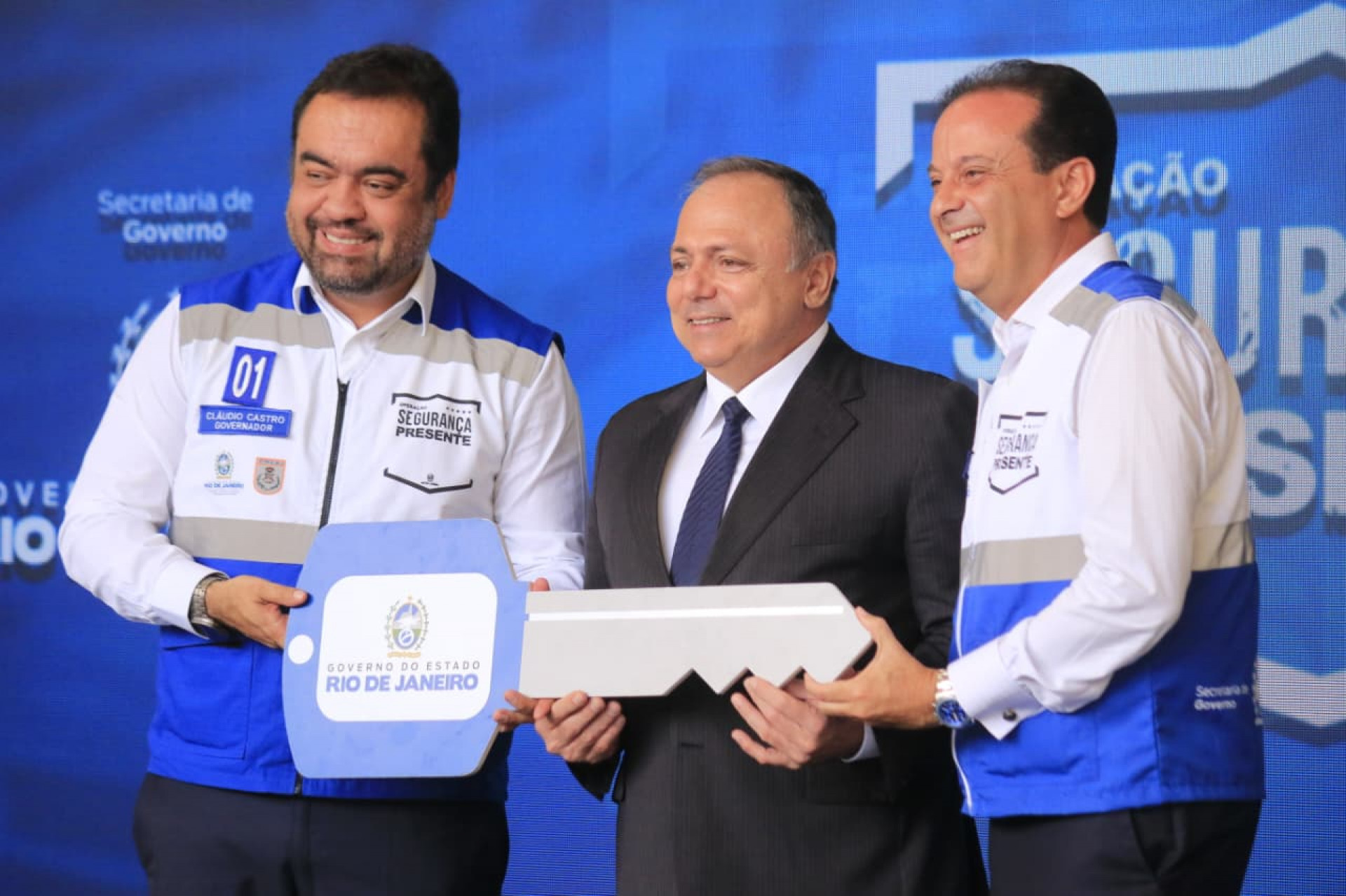 Governador Cláudio Castro esteve presente na entrega  - Carlos Elias/ Agência O Dia