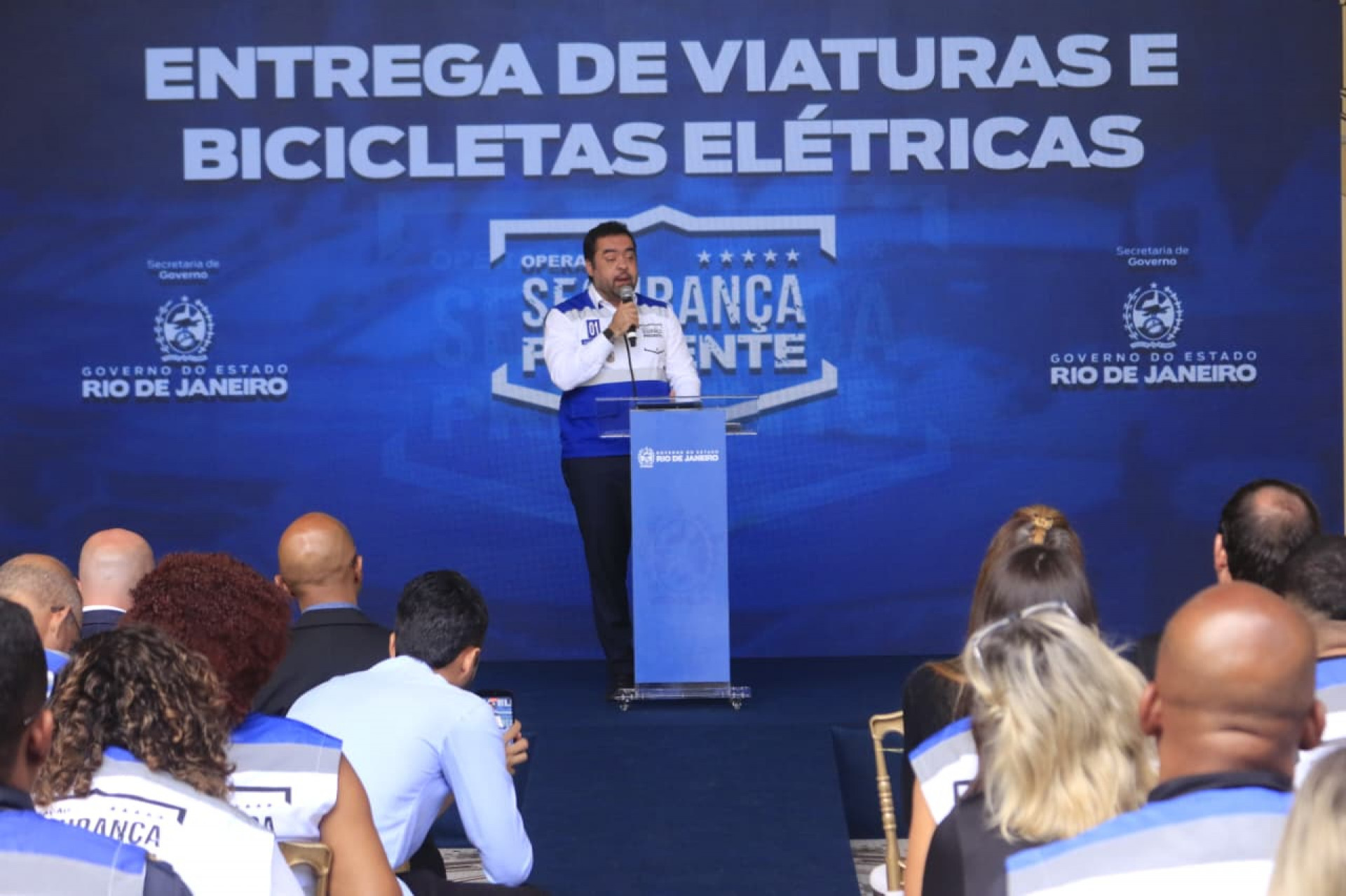 Cláudio Castro apresentou os novos veículos destinados às 59 bases do programa em todo o estado - Carlos Elias/ Agência O Dia