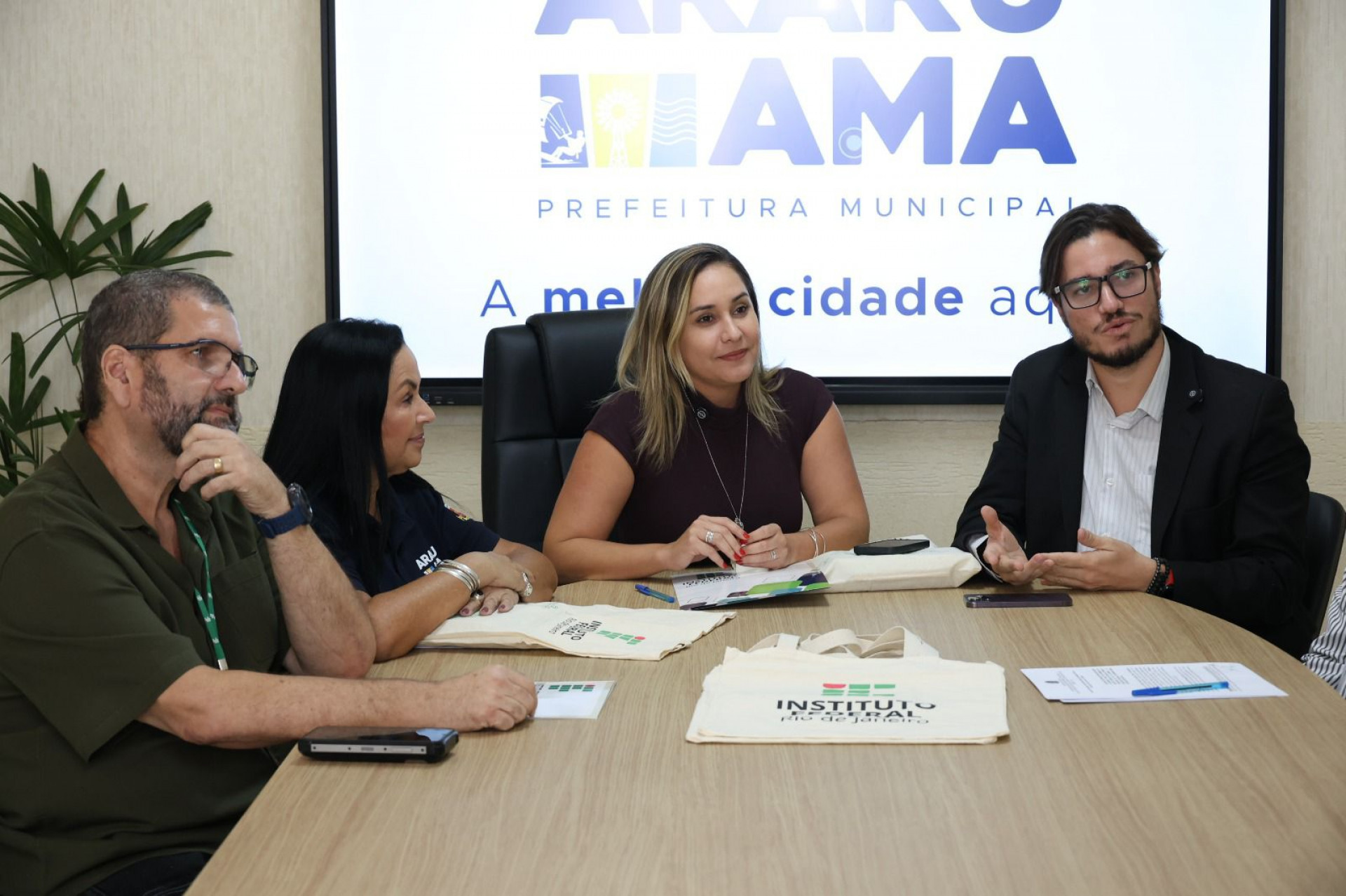 Prefeita Daniela Soares e representantes do Instituto Federal do Rio de Janeiro (IFRJ) - Ascom