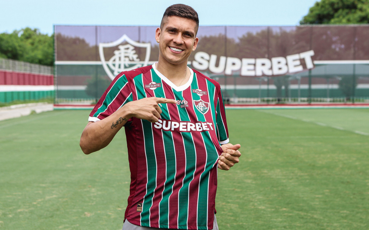 Zagueiro Julián Millán chega com status de titular no Fluminense