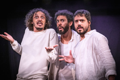 André Dale, George Sauma e Leandro Soares reestreiam ‘A Coisa’ no Rio: 'Comédia surreal'