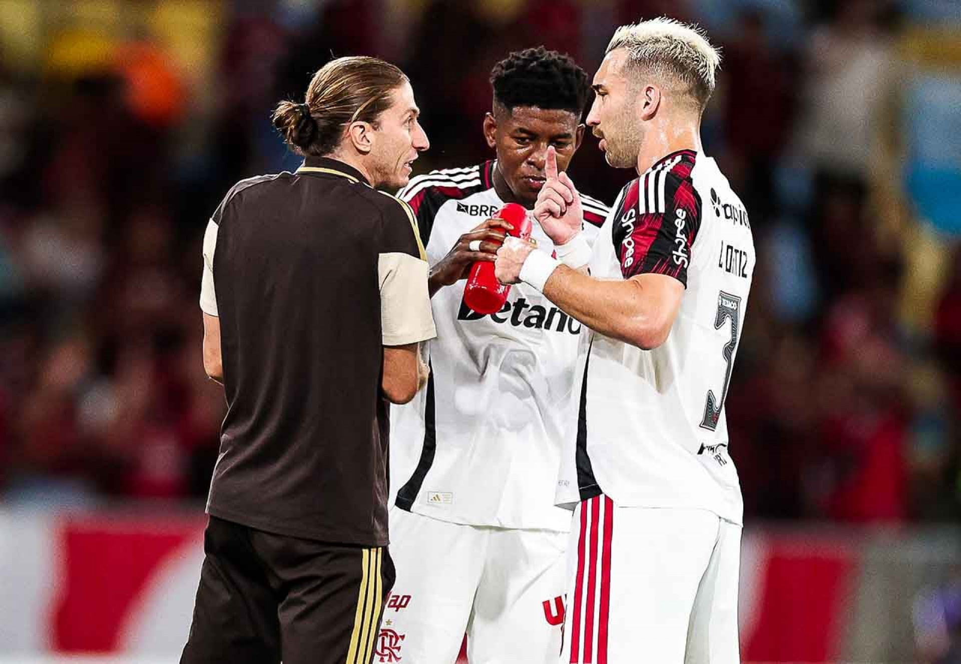 Filipe Lu&iacute;s n&atilde;o &eacute; mais t&eacute;cnico do Flamengo