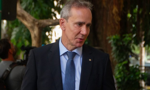 'Sangrando', detalha delegado sobre vítima de estupro coletivo em Copacabana