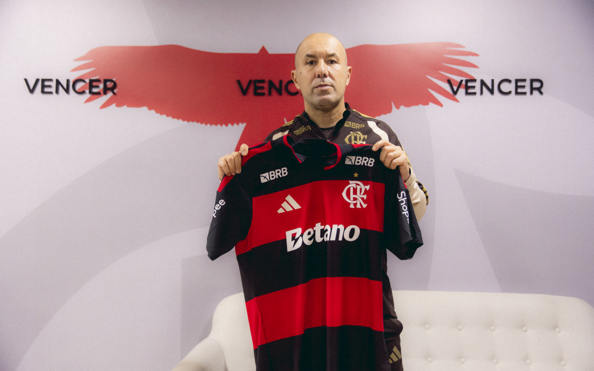 Leonardo Jardim é apresentado pelo Flamengo