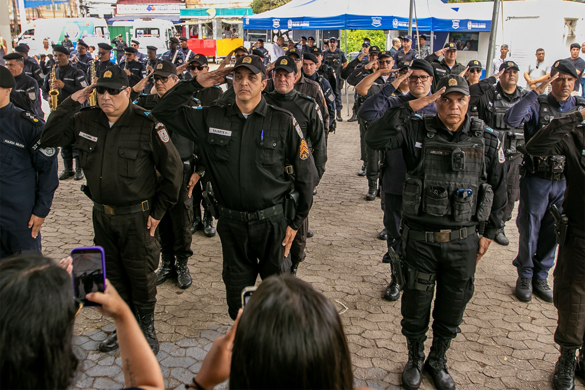 Autoridades participaram da cerim&ocirc;nia que marcou o in&iacute;cio das obras do Batalh&atilde;o Rodovi&aacute;rio e a entrega das viaturas - Foto: Mois&eacute;s Bruno H. Santos